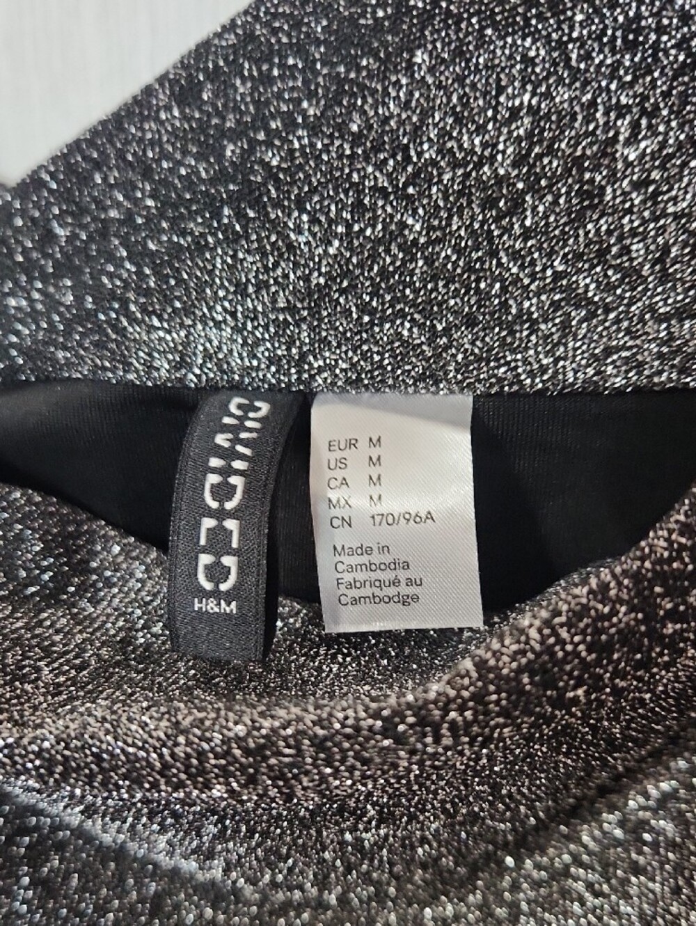 Chic Party Rave Date City H&M Shimmery Metallic Silver Long-Sleeve Mini Dress - Picture 2 of 3